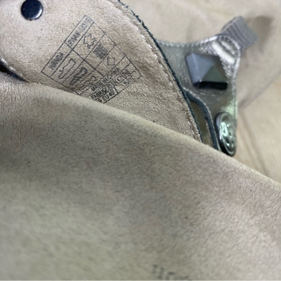 TAOS Red Willow Collection Sandals Size 9 Silver - Picture 6 of 6